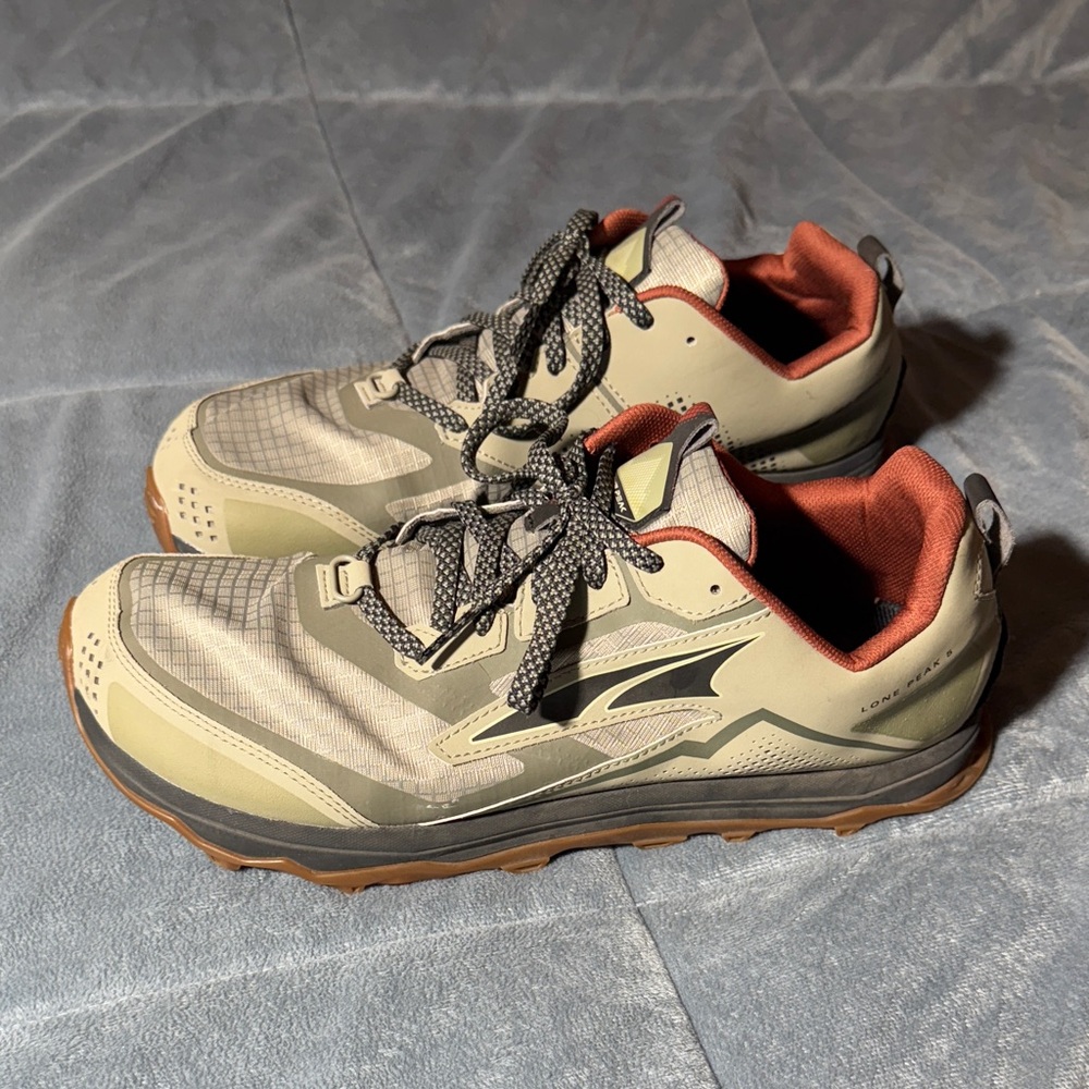 Altra Lone Peak 5 light green/brown color